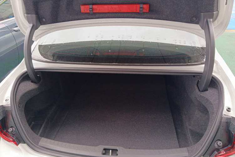 Used Volvo S60 2021 T4 Zhiyi Luxury Edition Trunk
