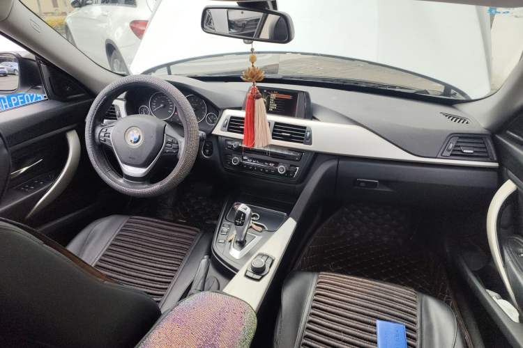 Used BMW 3 Series GT 2016 320i Fashion Model
