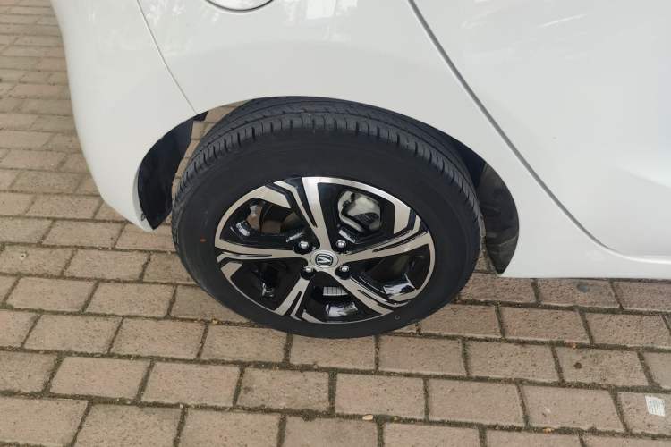 Used CHANGAN OSHAN Benni E-Star 2022 Charming Edition Colorful Model Lithium-Ion Battery Right Rear Wheel Hub