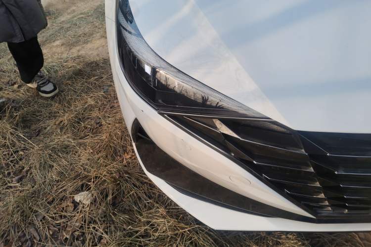 Used Hyundai Elantra 2021 1.5L CVT LUX Prestige Edition Right Front Headlight