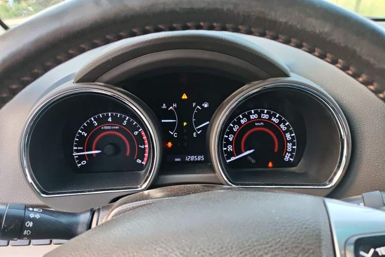 Used Toyota Highlander 2012 2.7L Two-Wheel Drive 7-Seater Luxury Edition