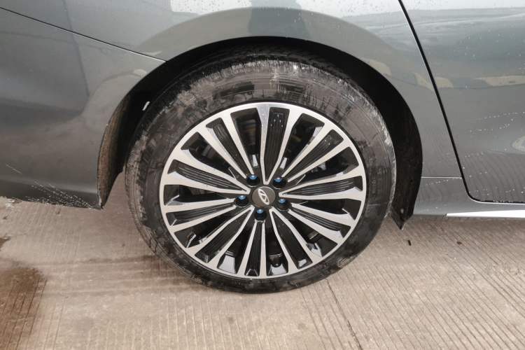 Used Chery Fengyun A8L 2025 1.5 TGDI 145 km Luxury Version