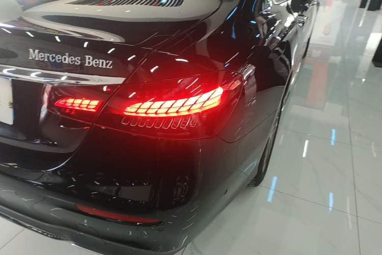 Used Mercedes-Benz E-Class 2023 Restyled E 260 L Sport Edition Exterior 3