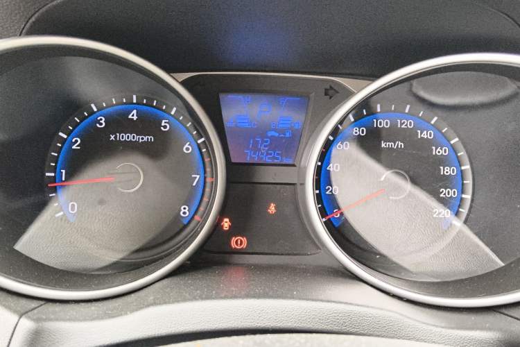 Used Hyundai ix35 2015 2.0L Automatic 2WD Smart Version China V Standard
