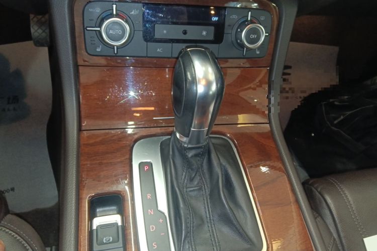 Used Volkswagen Touareg 2011 3.0 TSI Standard Version