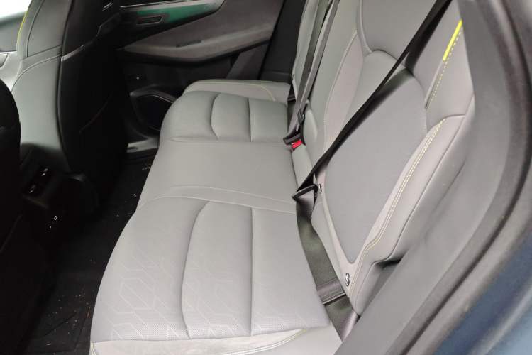 Used Lynk & Co 08 EM-P 2025 220 km All-Wheel-Drive Performance Halo