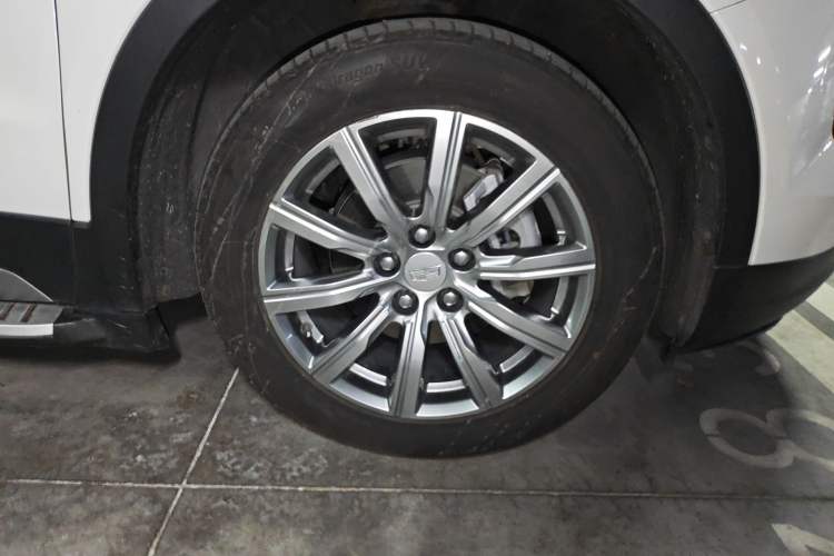 Used Cadillac XT4 2020 28T Two-Wheel-Drive Leading Version Right Front Wheel Hub