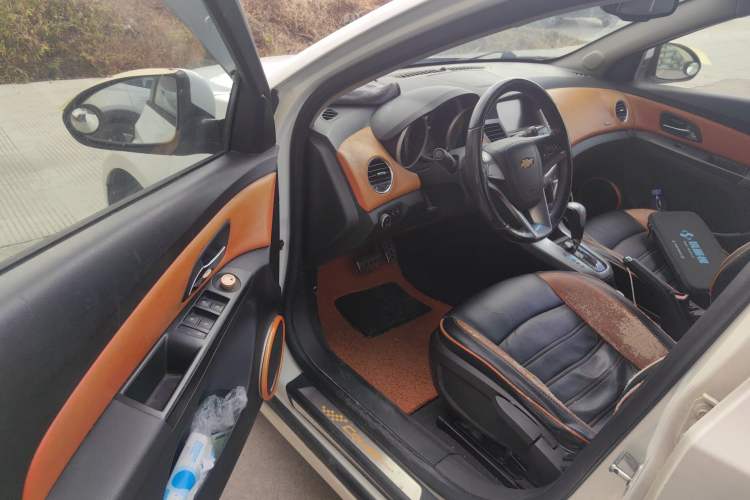 Used Chevrolet Cruze 2013 Hatchback 1.6L Automatic Luxury Model
