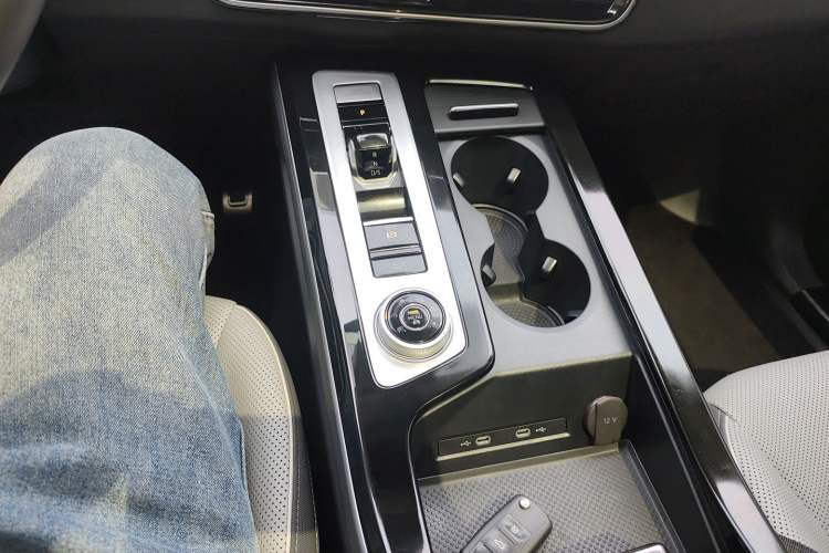 Used Volkswagen Tavendor 2023 380TSI Four-Wheel Drive R-Line Cruise Edition