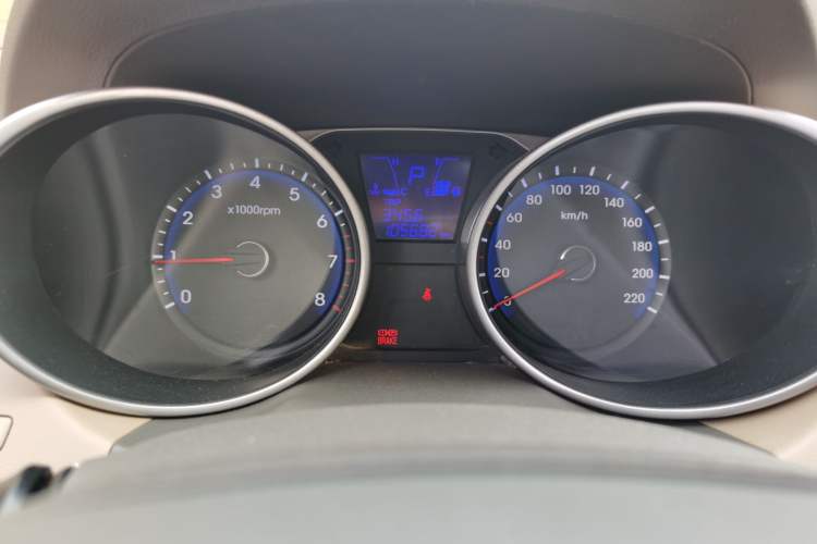 Used Hyundai ix35 2012 2.0L Automatic Two-Wheel Drive Elite Edition GLS Instrument Cluster