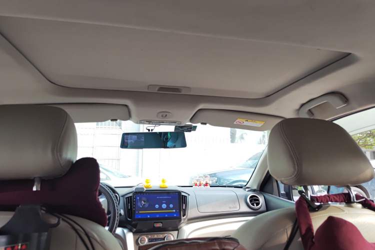 Used Venucia T70 2015 2.0L CVT Smart Edition
