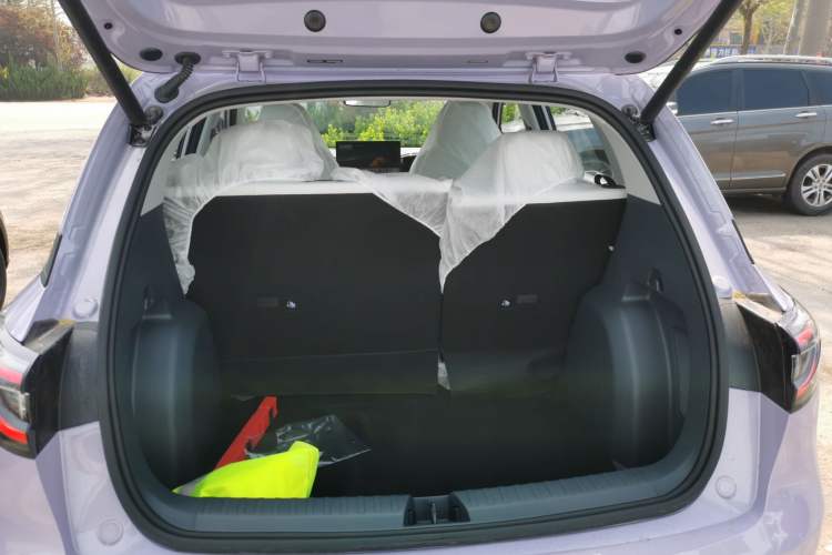 Used Geely Galaxy Geome 2026 Model 310km Dream Edition Trunk