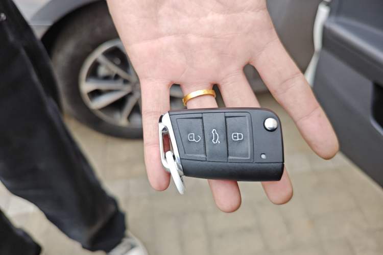 Used Volkswagen Lavida 2017 1.6L Automatic Comfort Edition
