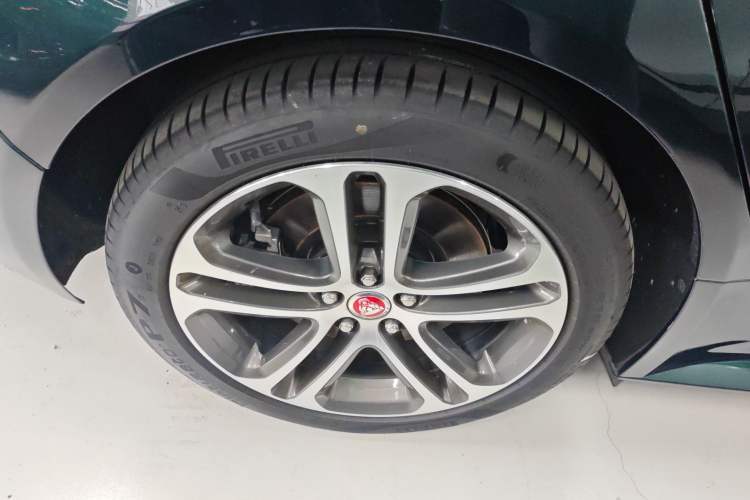 Used Jaguar XEL 2023 2.0T 250 PS R-DYNAMIC S Advanced Sport Edition Right Rear Wheel Hub