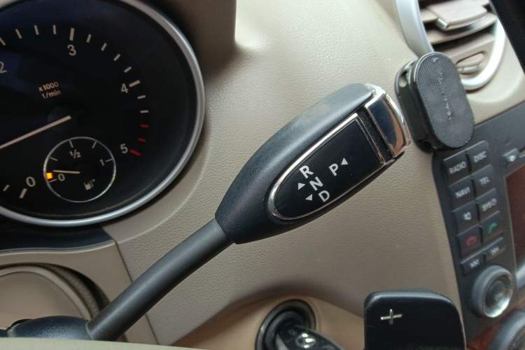 Used Mercedes-Benz M-Class  Gear Lever