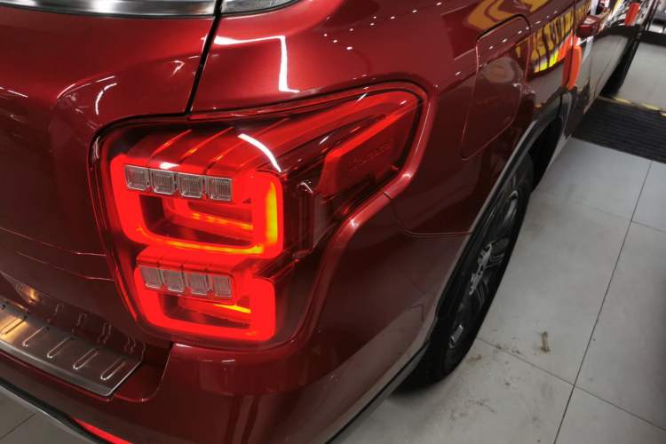 Used GAC Trumpchi GS7 2017 320T Two-Wheel-Drive Luxury Smart Connectivity Model Right Rear Taillight