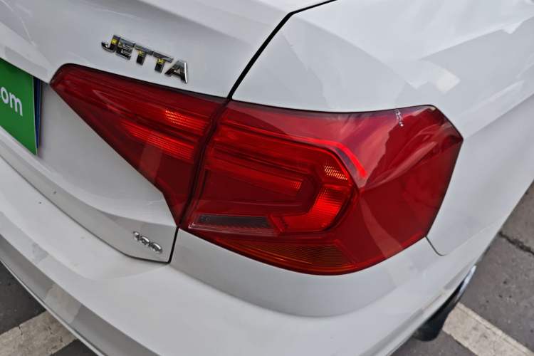 Used Volkswagen Jetta 2017 1.5L Manual Fashion Edition Right Rear Taillight