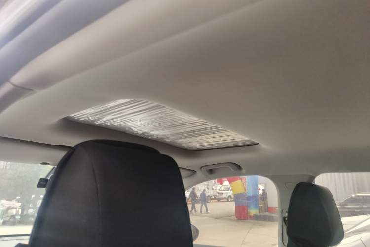 Used Wuling Asta 2022 2.0L DHT Electric-Speed Version
