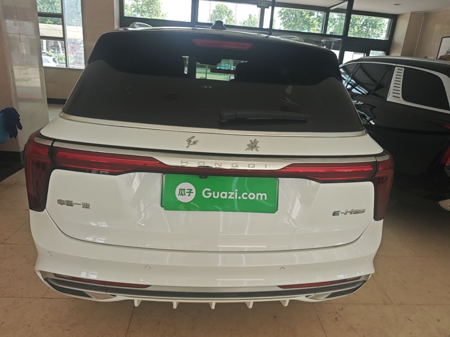 Hongqi E-HS9 2022 690 km Range Flagship Edition Six Seats — снимка 5