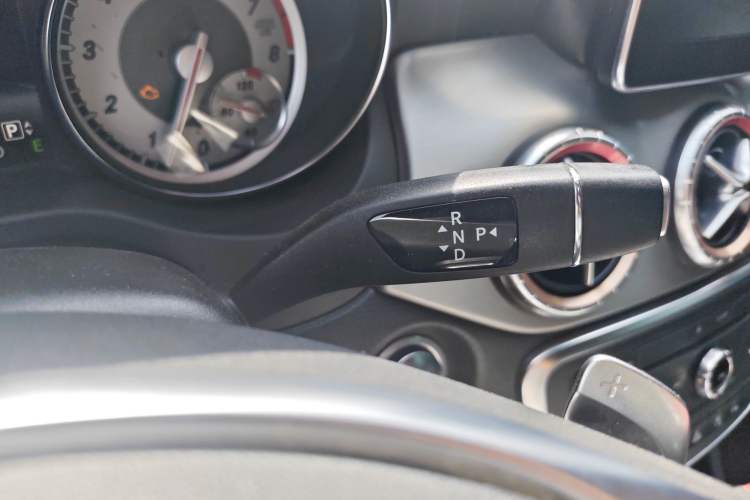 Used Mercedes-Benz CLA 2015 CLA 220 4MATIC
