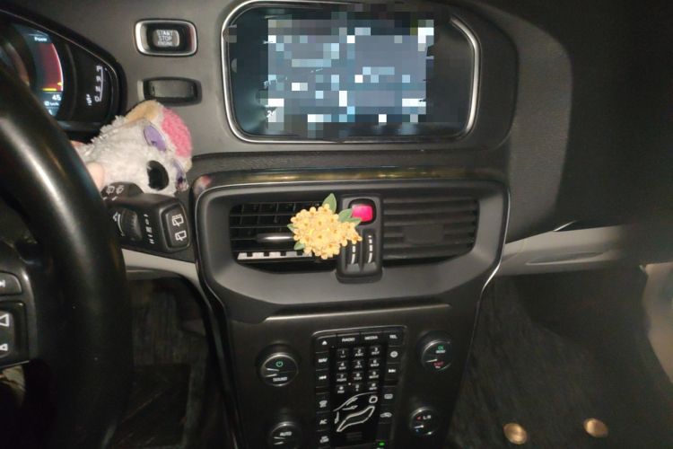 Used Volvo V40 2015 1.6T Zhiyi Edition