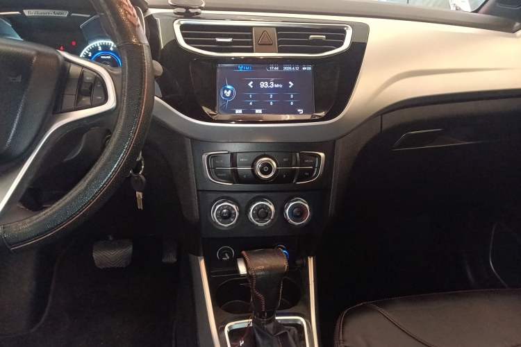 Used Brilliance V3 2015 1.5T Automatic Elite Model Audio And AC Panel