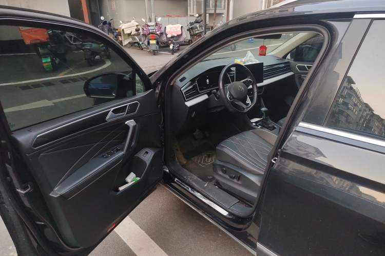 Used Volkswagen Tiguan L 2023 330TSI Automatic Two-Wheel Drive Smart Edition Driver Seat