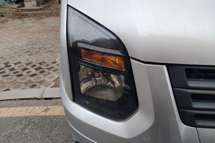 Used Ford Transit Custom 2016 2.2T Short-Wheelbase 6-Seater Mid-Roof Multi-Purpose Vehicle