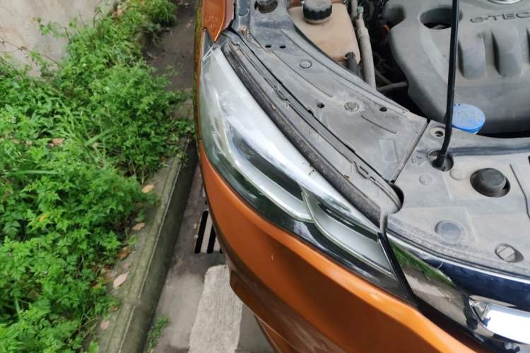 Used Dongfeng Aeolus AX5 2017 1.4T Automatic Qushang Model Right Front Headlight