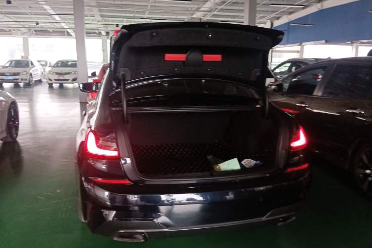 Used BMW 3 Series 2020 Restyled 325i M Sport Night Edition Package Trunk