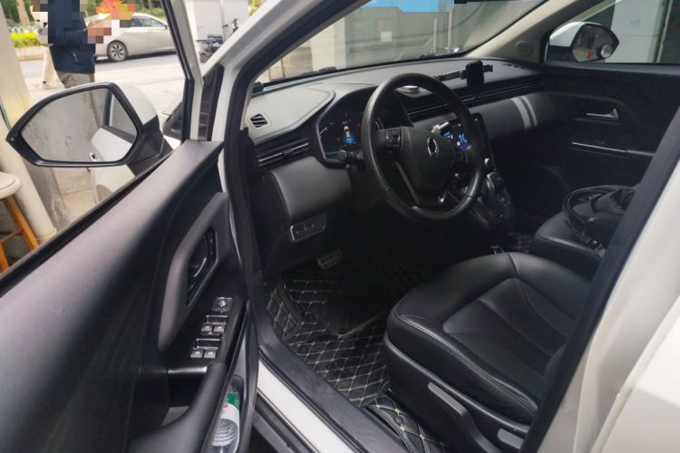 Used ORA iQ 2018 High-Range Version Smart Connectivity Model
