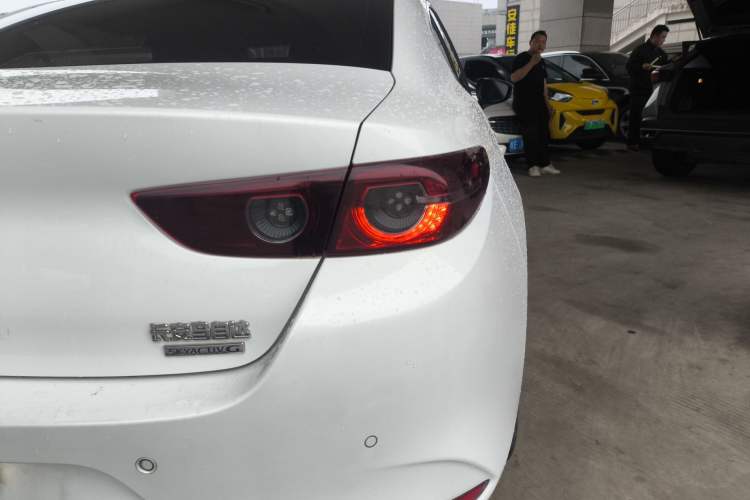 Used Mazda 3 Axela 2020 2.0L Automatic ZhiXuan Edition Exterior 3