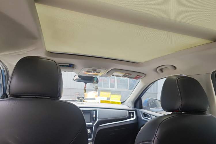 Used Roewe RX5 2016 20T Two-Wheel Drive Automatic Flagship Edition Headliner