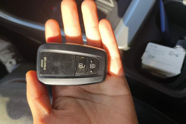 Used Toyota RAV4 2021 2.0L CVT Two-Wheel Drive Fashion PLUS Edition Vehicle Key