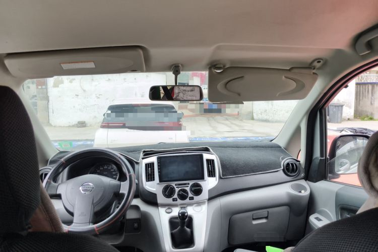 Used Nissan NV200 2012 1.6L 232 Seats Luxury Version