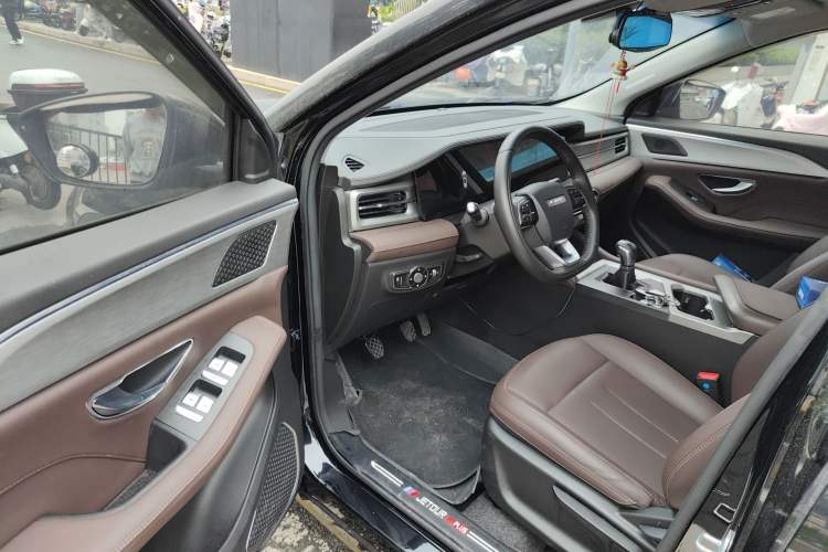 Used JETOUR X90 PLUS 2023 Revised 1.5T Manual 7-Seater Family Van Driver Seat