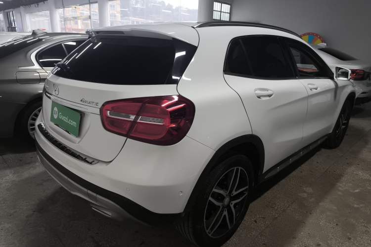 Used Mercedes-Benz GLA 2015 GLA 220 4MATIC Fashion Model
