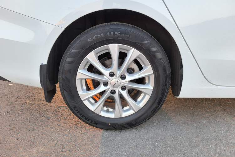 Used Roewe i5 2023 1.5L Manual Comfort Edition
