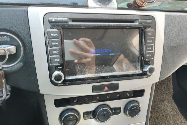 Used Volkswagen Magotan 2015 1.8TSI Luxury Model Audio And AC Panel