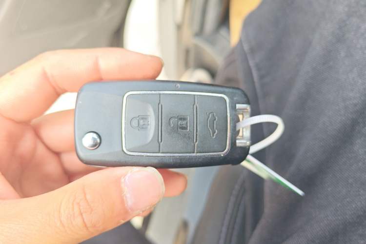 Used FORTHING Lingzhi M5 2022 Comfort Model 7 Seats Vehicle Key