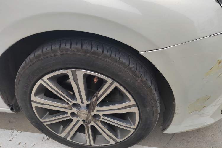 Used Peugeot 408 2016 1.6T Automatic Luxury Edition Right Front Wheel Hub