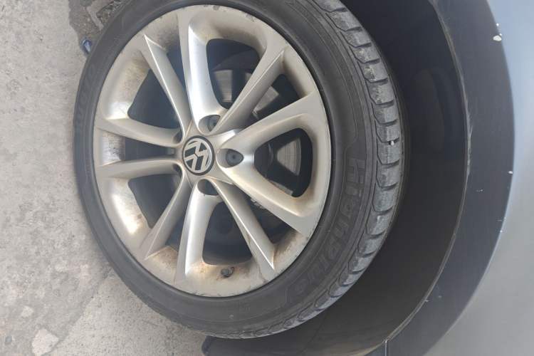 Used Volkswagen FAW-Volkswagen CC 2012 2.0 TSI Luxury Model Right Front Wheel Hub