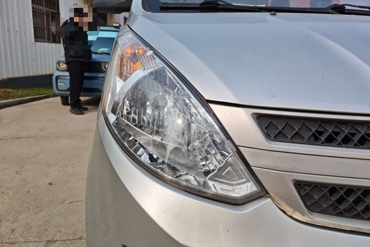 Used Wuling Rongguang V 2018 1.5L Practical Version Right Front Headlight