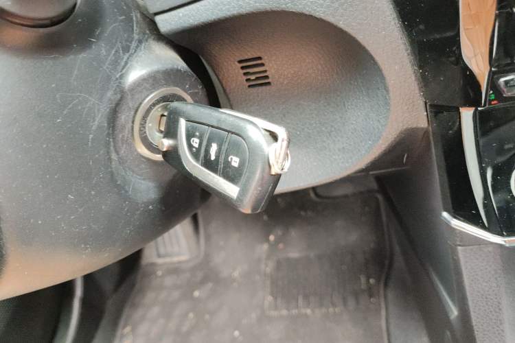 Used Toyota Corolla 2014 1.6L CVT GL Vehicle Key