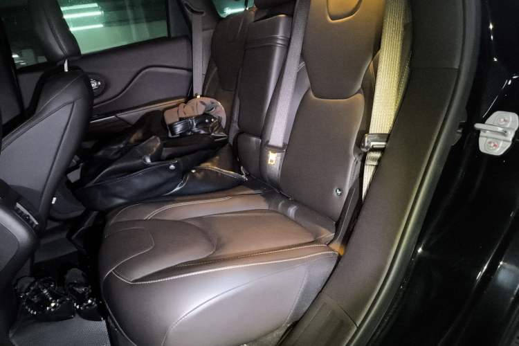 Used Jeep Cherokee 2017 2.0L Superior Edition