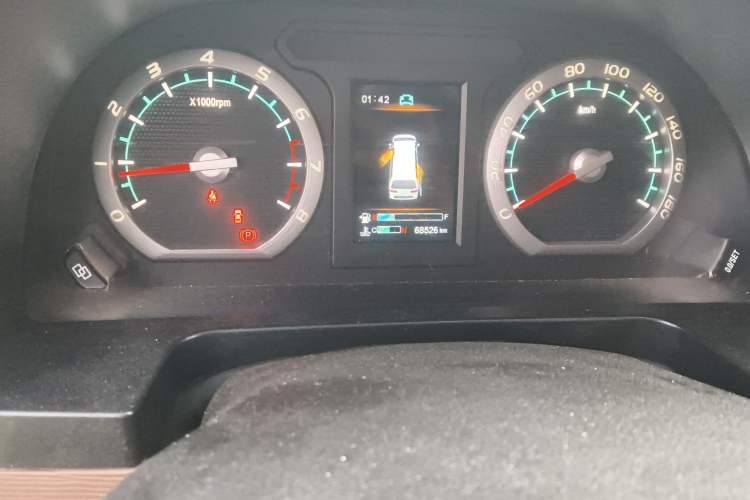 Used FORTHING Lingzhi 2019 M5L 1.6L 7-Seater Luxury Model China VI Standard
