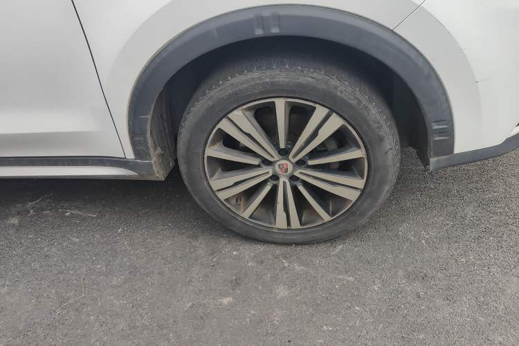 Used Roewe RX5 2019 20T Two-Wheel Drive Automatic 4G Connected Platinum Edition Right Front Wheel Hub