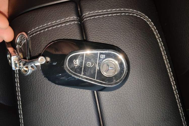 Used Mercedes-Benz C-Class 2024 Restyled C 260 L Sport Edition Vehicle Key