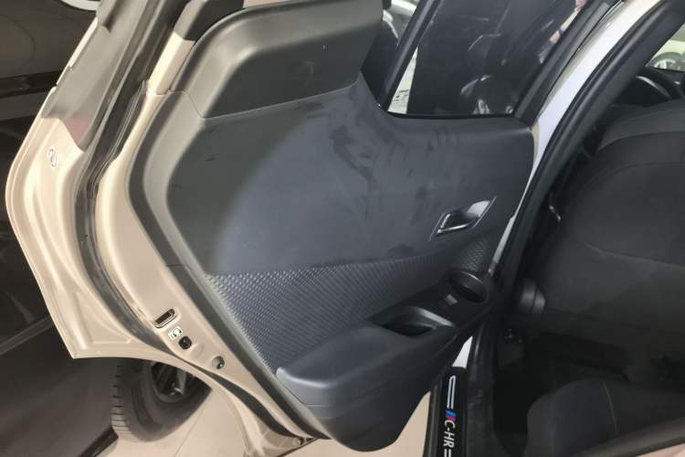 Used Toyota C-HR 2023 2.0L Smart Electric Hybrid Dual-Engine Comfort Version