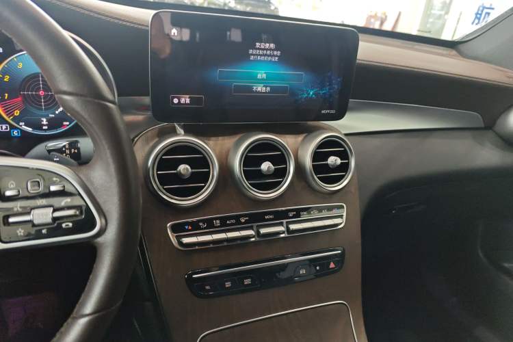 Used Mercedes-Benz GLC 2020 Facelift GLC 260 L 4MATIC Luxury Edition
